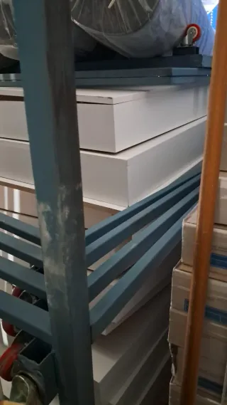 Estructura metálica con ruedas