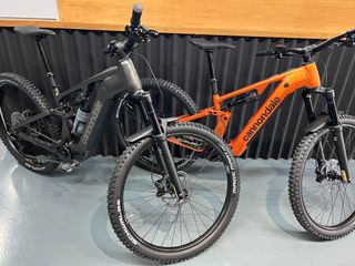 CANNONDALE MOTERRA 4 PLUS 2026 NEGRA/NARANJA