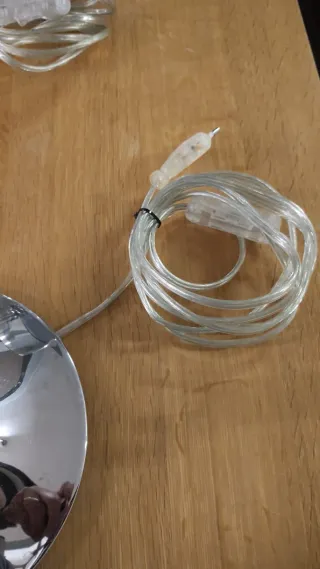 Lámpara de pie metálica