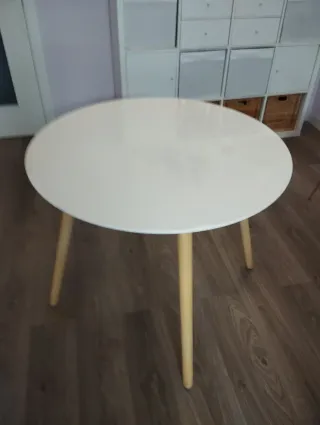 Mesa  Maison du Monde madera blanca y haya