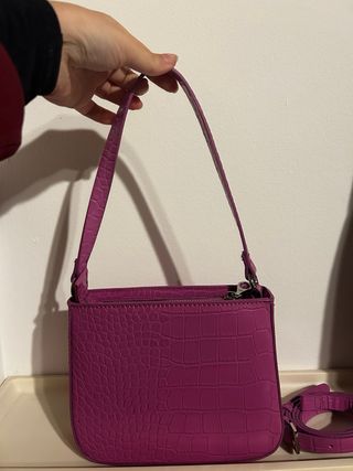 Bolso morado con dos asas