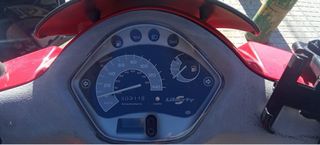 Piaggio 125 cc Roja Scooter Automática