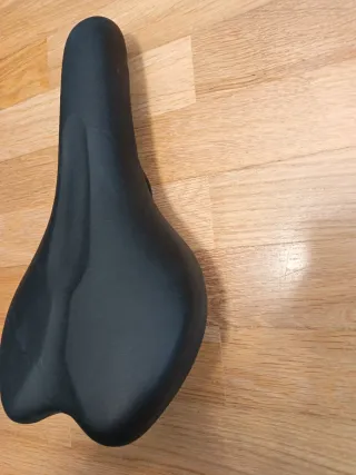 Sillín de bicicleta negro