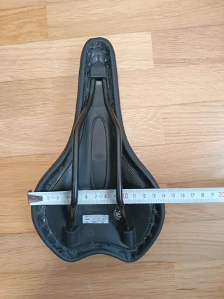 Sillín de bicicleta negro