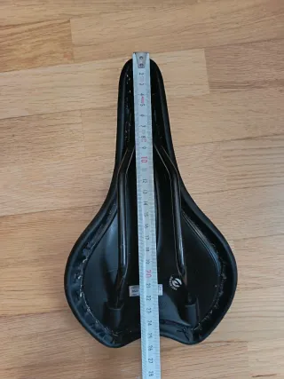 Sillín de bicicleta negro
