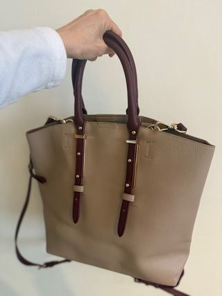 Bolso mochila Carpisa taupe y burdeos