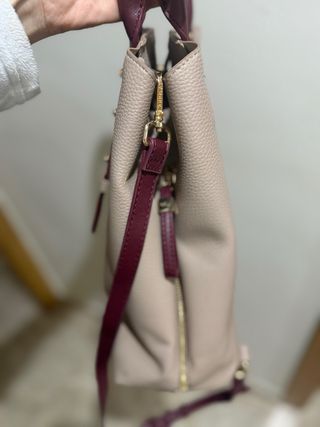 Bolso mochila Carpisa taupe y burdeos