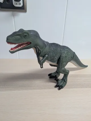 Dinosaurio teledirigido con mando