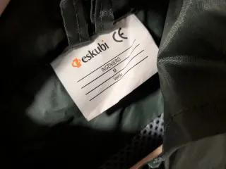 Chubasquero y pantalón verde M