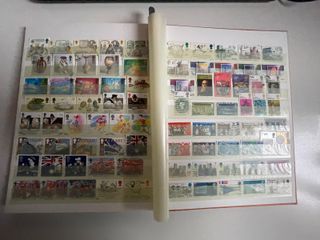 Clasificador con sellos usados de Inglaterra.