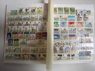 Clasificador con sellos usados de Inglaterra.