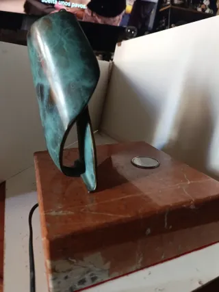 Escultura abstracta moderna