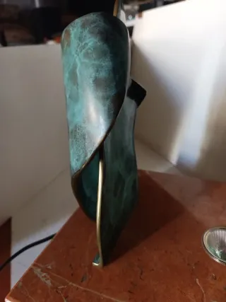 Escultura abstracta moderna