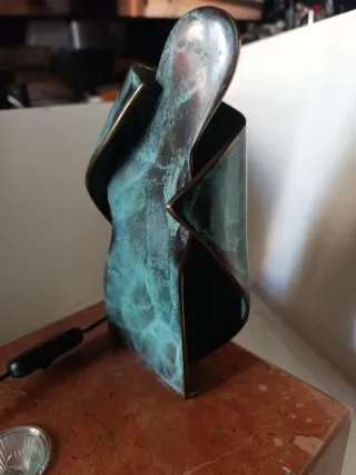 Escultura abstracta moderna