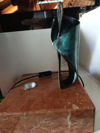 Escultura abstracta moderna