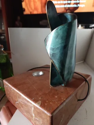 Escultura abstracta moderna