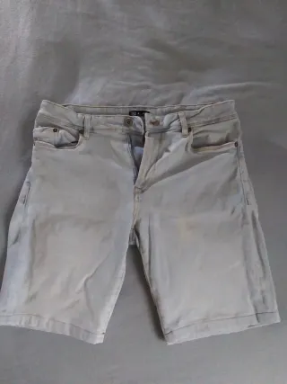 Pantalón corto vaquero claro