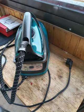 Centro de Planchado Rowenta -funciona regular-