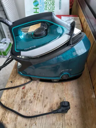 Centro de Planchado Rowenta -funciona regular-