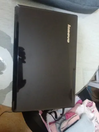 Portátil Lenovo G585 - Batería a cambiar