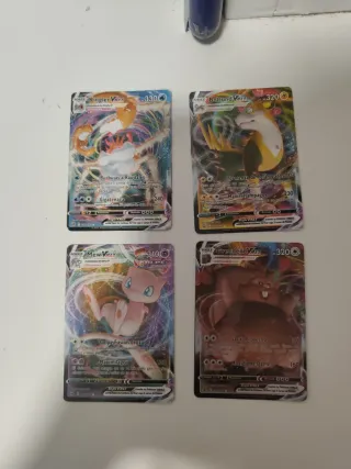 4 Carte Pokémon VMAX (Kingler, Mew, Boltund, Greedent)