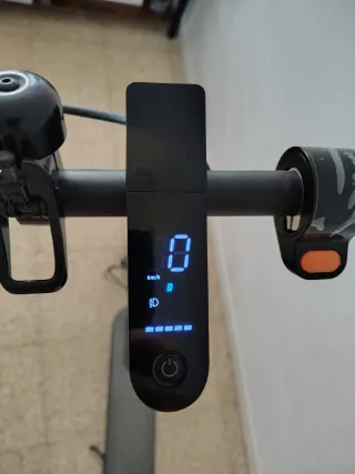 Patinete Eléctrico Xiaomi Essential con cargador
