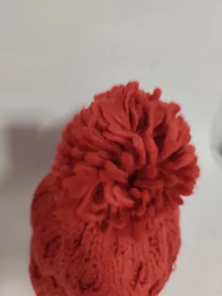 Gorro pompón talla 54-56 cm.