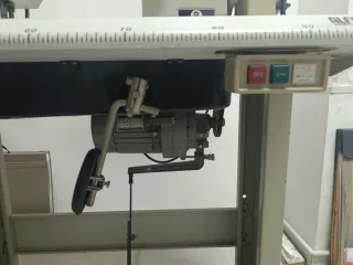 Máquina de coser industrial Alfa