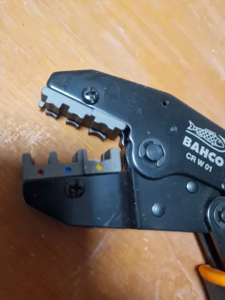 Prensa terminales Bahco CR-W01