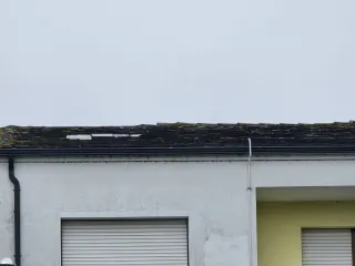 Casa con 2 pisos guardilla y negocio en el bajo