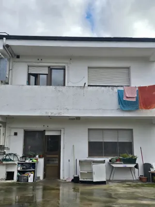 Casa con 2 pisos guardilla y negocio en el bajo