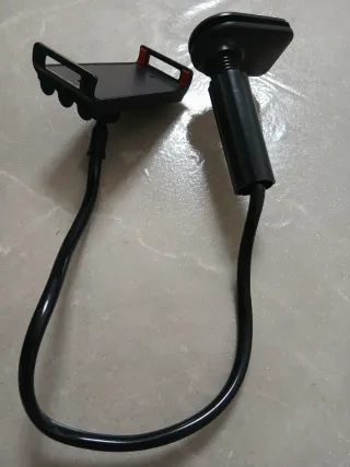 Supporto smartphone flessibile da collo