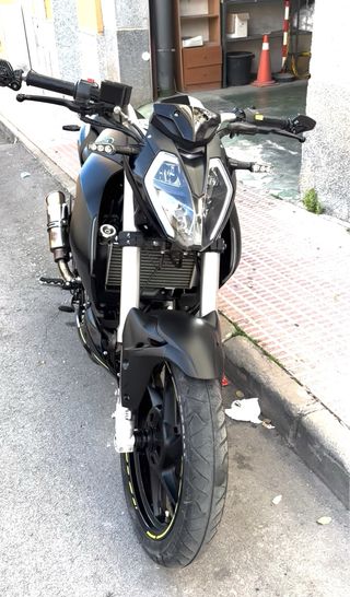 Keeway RKF 125 4T Naked Negra