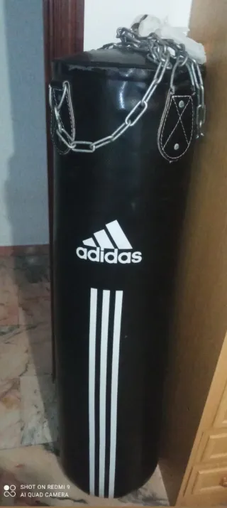Saco de boxeo Adidas polipiel + Guantes de regalo