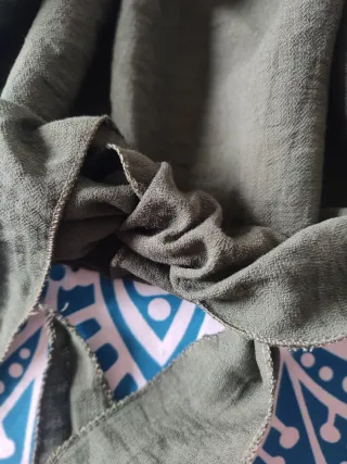 Blusa caqui con nudo frontal talla única