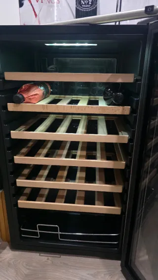 Vinoteca Cecotec 34 botellas