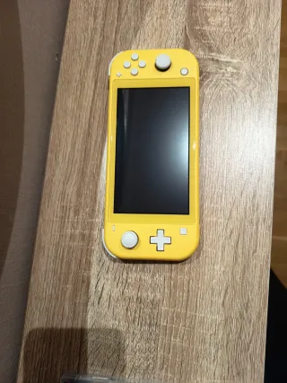 Nintendo Switch Lite Amarillo