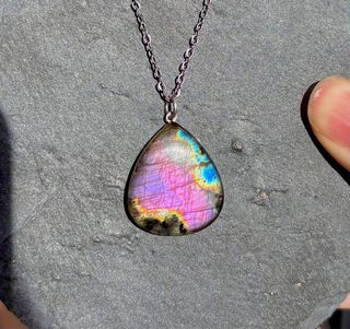 Labradorita Morada multicolor colgante