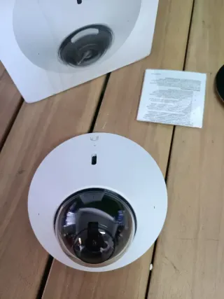 Cámara IP Ubiquiti UVC-G4-DOME UNIFI Protect