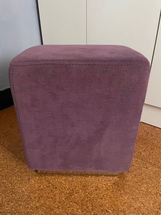 Puffs morado de tela, se venden los dos juntos