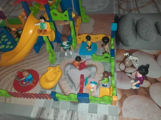 Playmobil Parque Infantil con Figuras