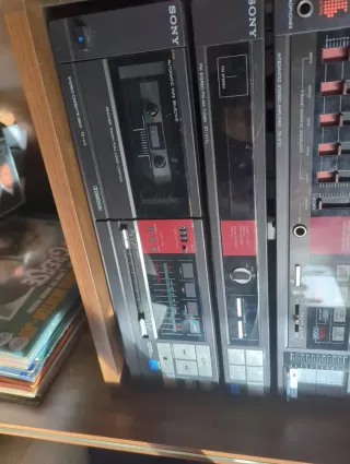 Equipo Sony TA-V11 y Tocadiscos PS-LX330P