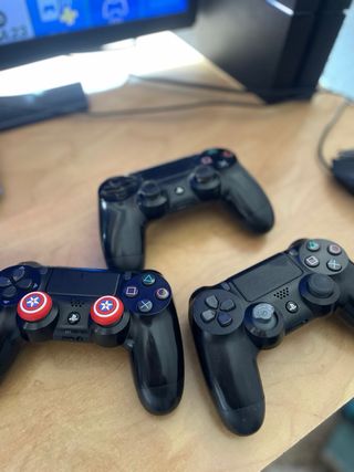 PS4 con monitor, mandos y 9 juegos