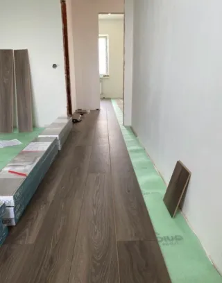 Instalación Suelo Laminado y Vinílico