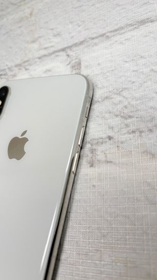 iPhone XS 256 GB Argento, batteria carica fino al 90%