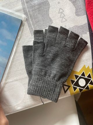 Guantes sin dedos grises
