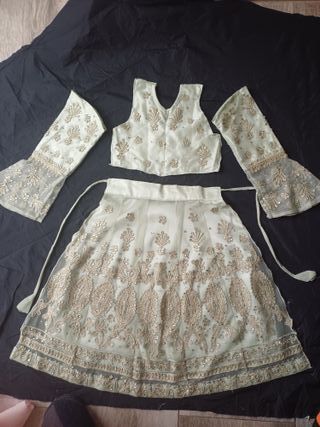 Saya verde agua bordada virgen 65-70 cm