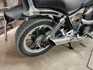 Moto custom Honda VT 500