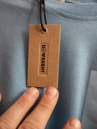 T-shirt Different blu taglia xl