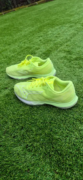 Zapatillas Mizuno Amarillas